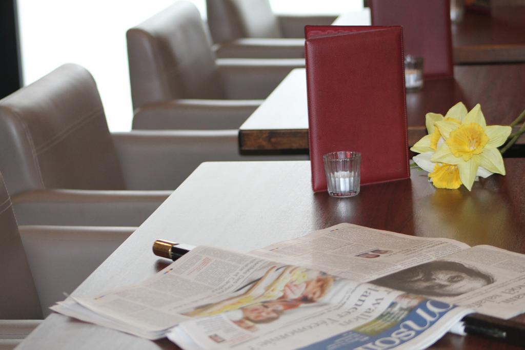 Acces Hotel Oostende Bagian luar foto